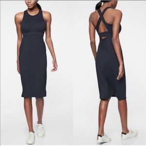 Athleta deep breath dress size Medium - black